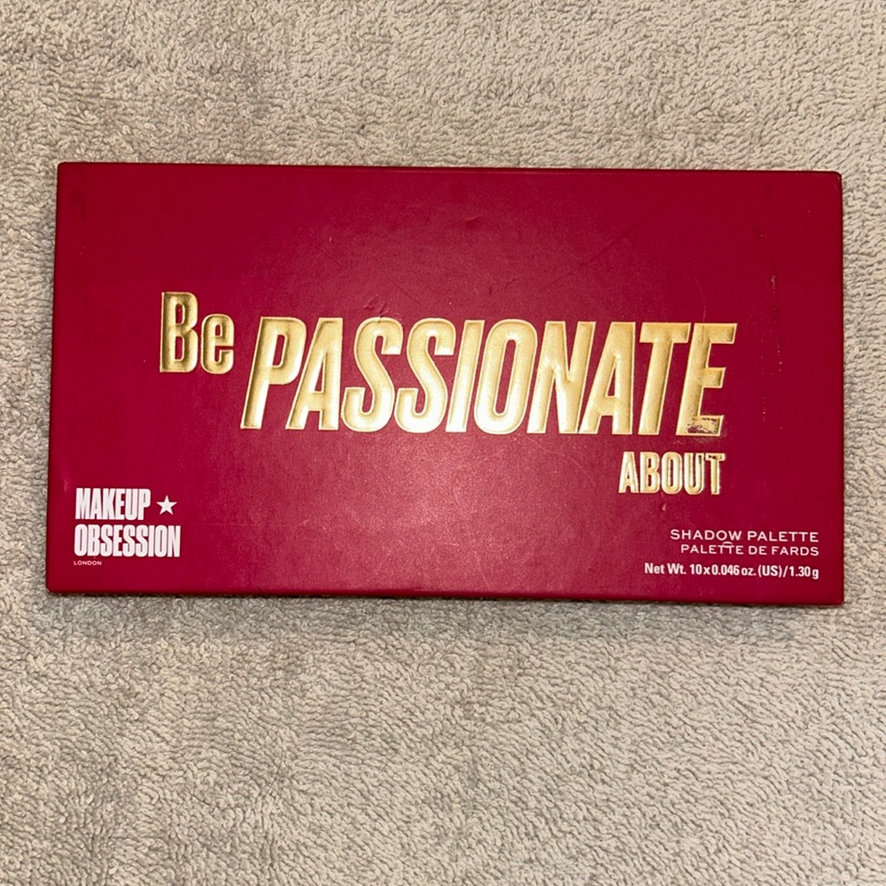 Makeup Revolution London- Be Passionate About Obsession Eyeshadow Palette